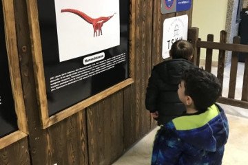 Sevimli Kuzular Dinozor Müzesinde