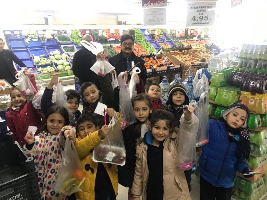 İlkokul Öğrencileri Alışverişde | Kayseri Konaklar İlkokulu ve Or...