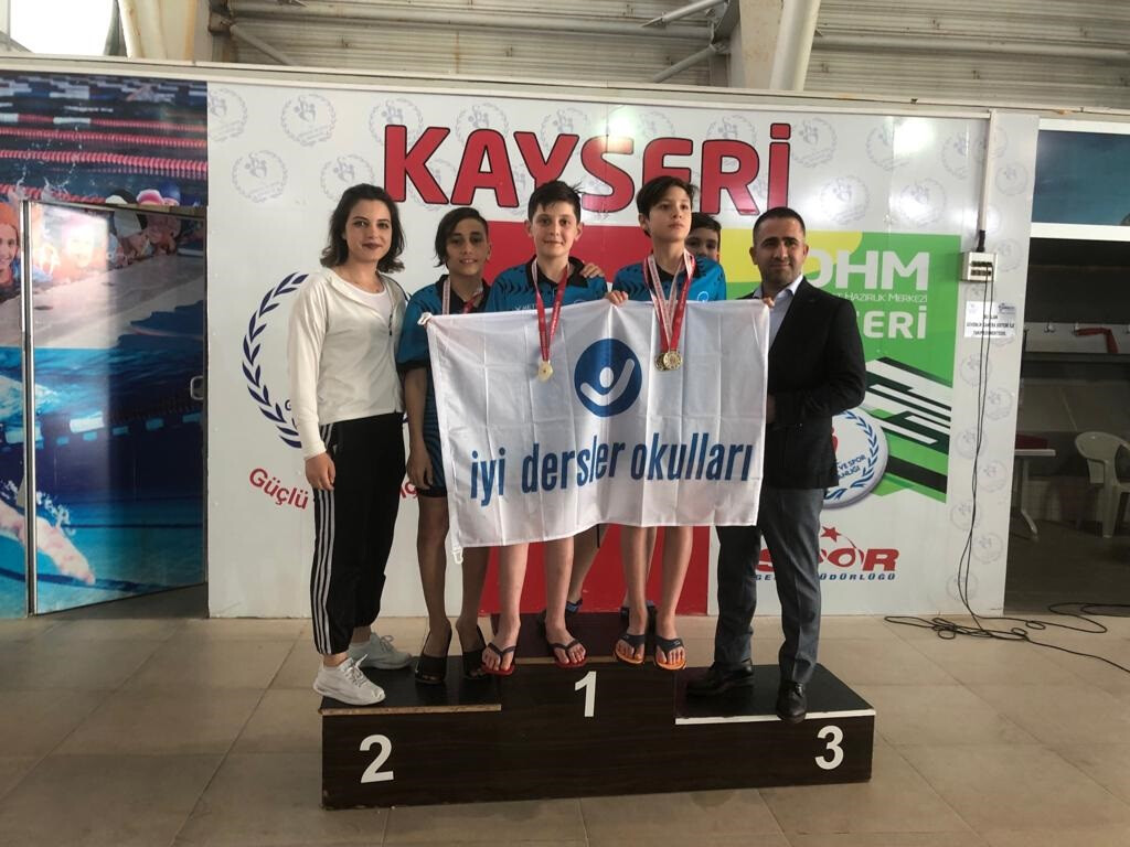 Kayseri'de Yüzme Başarılarımız | İyi Dersler | Özel Okul